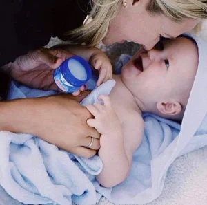 sáp giữ ấm cho trẻ sơ sinh